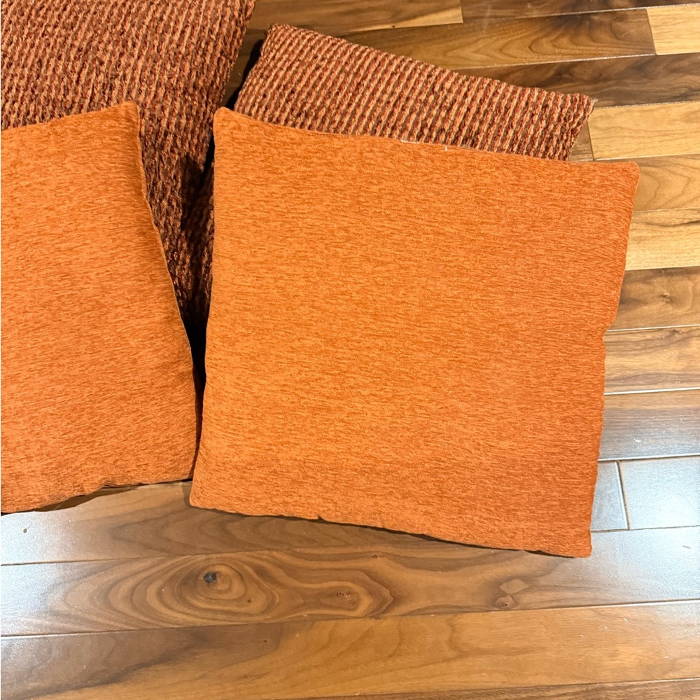 4 Beautiful Fall plush throw pillows. Rust/Orange colors. Great condition. - Picture 2 of 12